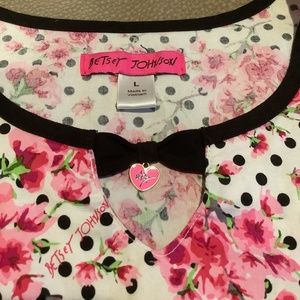 Betsey Johnson Scrub Top Large